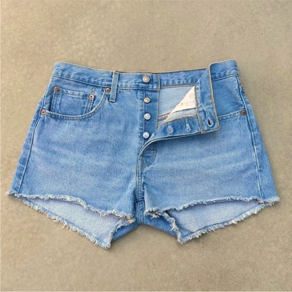 Levi's 501 Denim Jean Shorts High Waist Button Fly NWT Size 30 - Picture 1 of 13